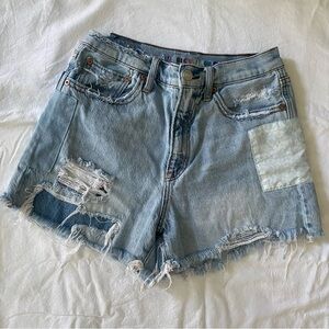 American Eagle Outfitters Light Wash distressed Denim Shorts Size 2